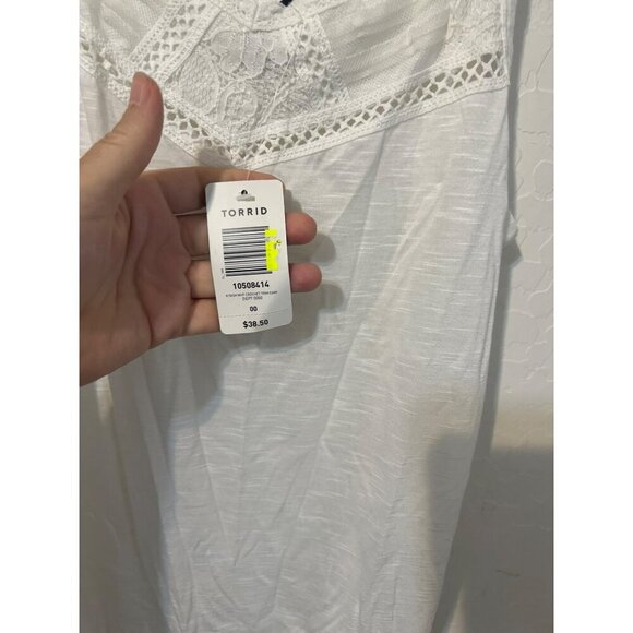 NWT Torrid Sz 00 (US 10 M/L) White Chrochet Trim Cami Swiss Dot - Picture 3 of 6